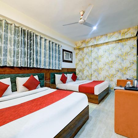 Airport Hotel Classic Park Nueva Delhi Exterior foto