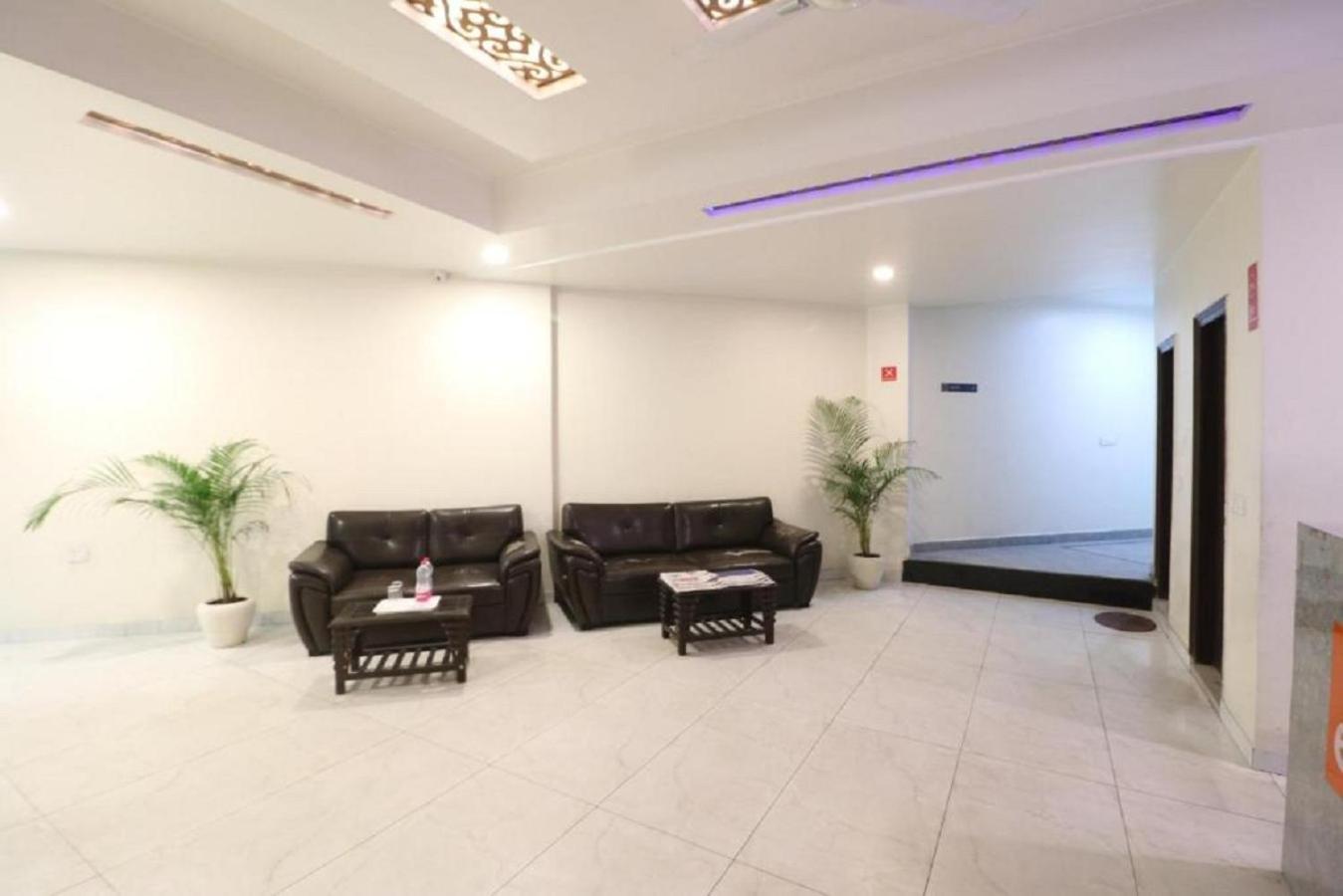 Airport Hotel Classic Park Nueva Delhi Exterior foto